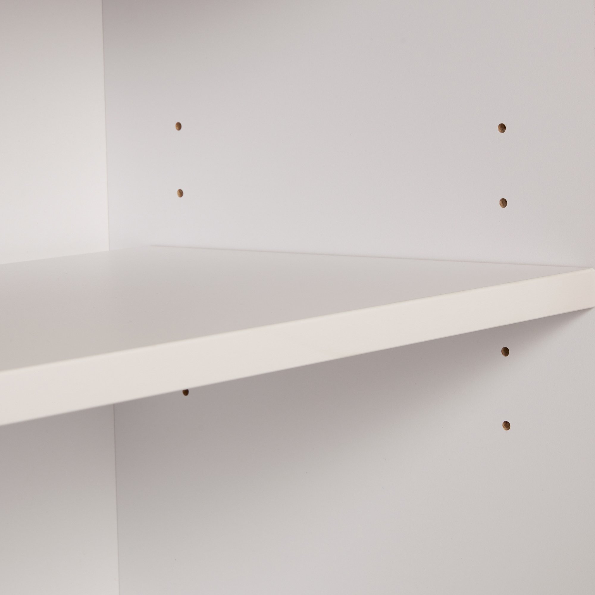 RWKCZD722DR6GDSWTDSWTLDMKTBLK_FrontR3Q_Shelves_Crop
